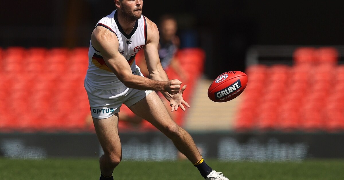 St Kilda makes offer to Brad Crouch